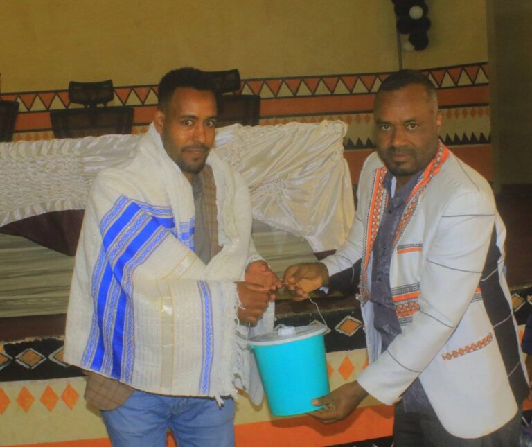 የስልጢ ወረዳ አስተዳደር ለቀድሞው የወረዳው ዋና አስተዳዳሪ ለነበሩት ለአቶ ከድር ደድገባ የሽኝት መርሃ-ግብር አካሄደ!